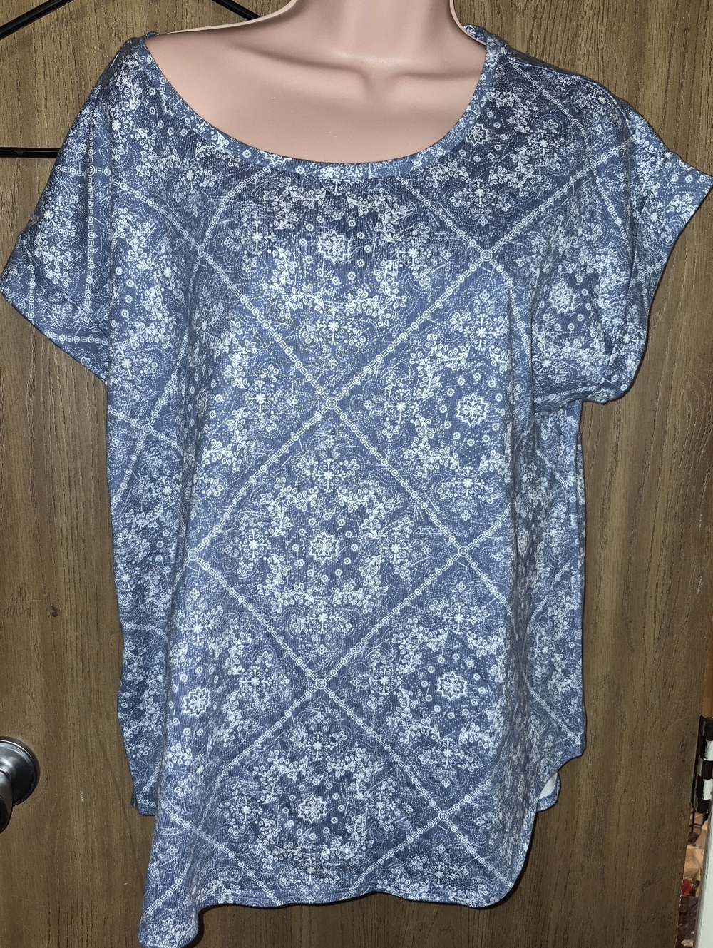 LL Bean Signature Rangeley Shirt Womens L Blue  Floral Scoop Neck Cap Sleeve Tee